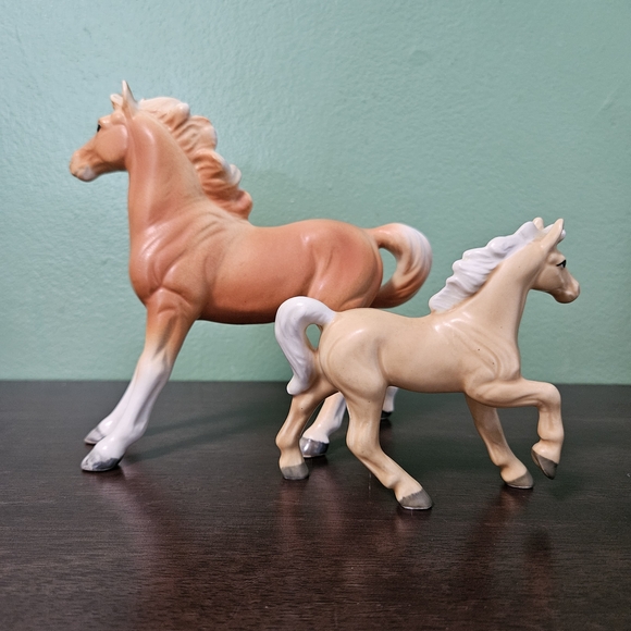 Vintage Brinn's Palomino Horse Porcelain / Ceramic Figurines - Picture 2 of 11